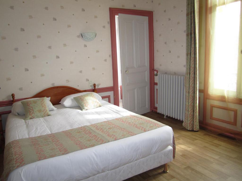 Hotel Arlequin Troyes Buitenkant foto
